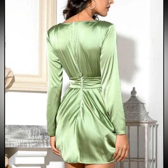 satin short dress - Picture 2 of 3